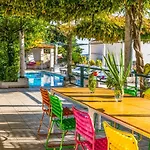 Villa Salt Water